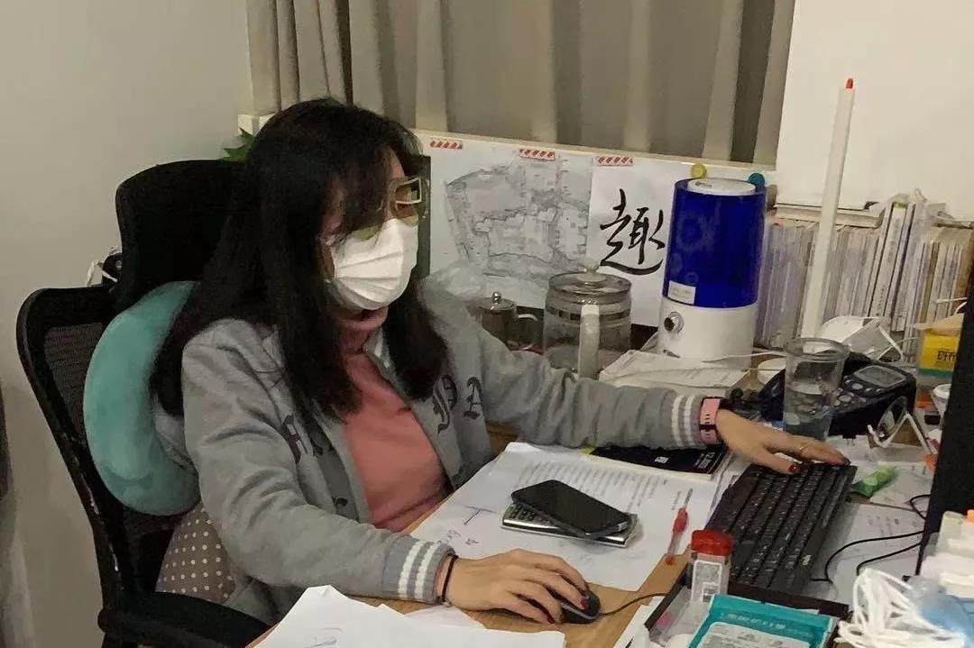 设计人员加班加点赶工.jpg