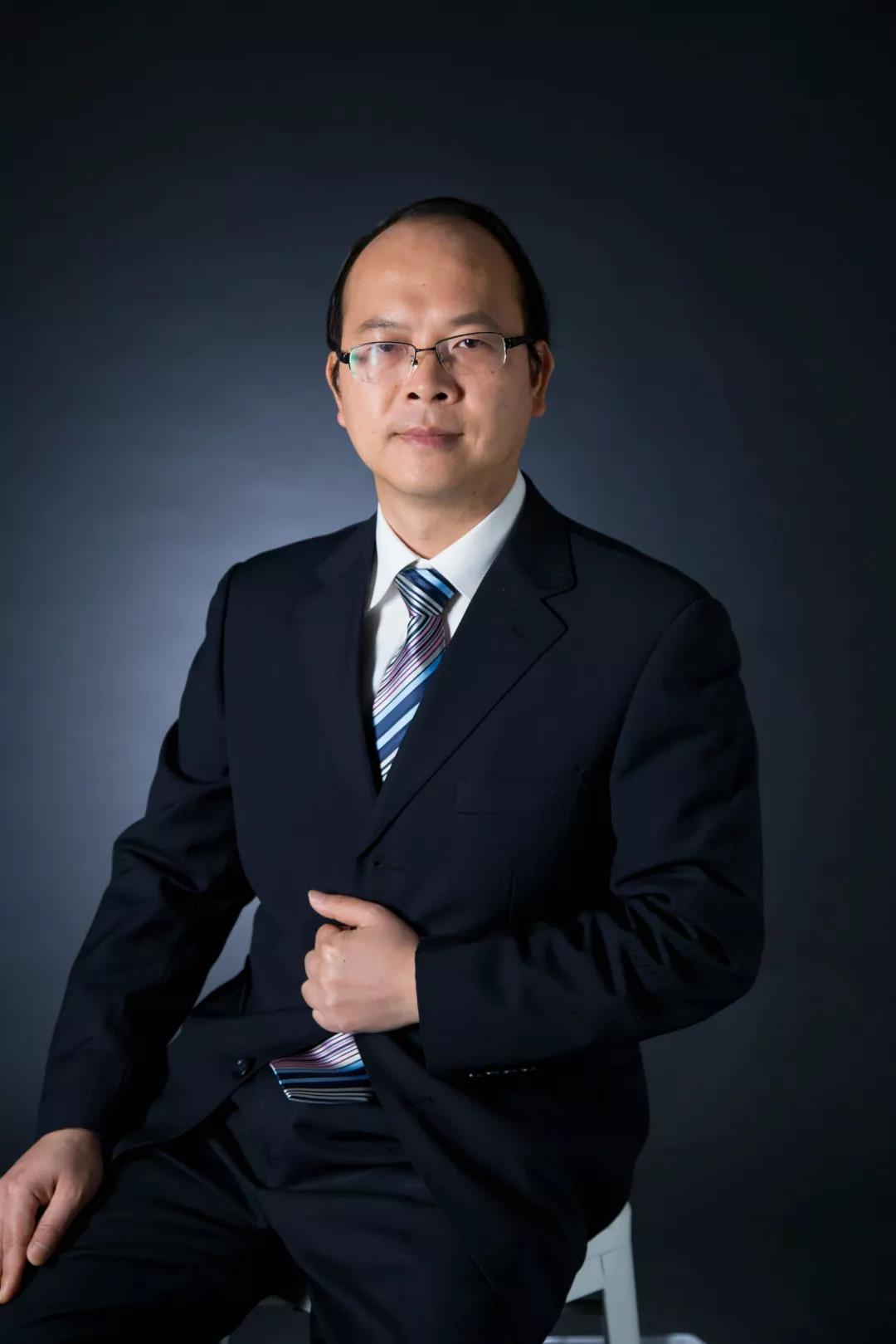 杨石飞.jpg